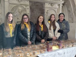 kolo_caritas_kiermasz_003